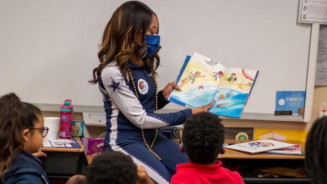 Dallas Cowboy Cheerleaders to read at Life School Oak Cliff on March 2